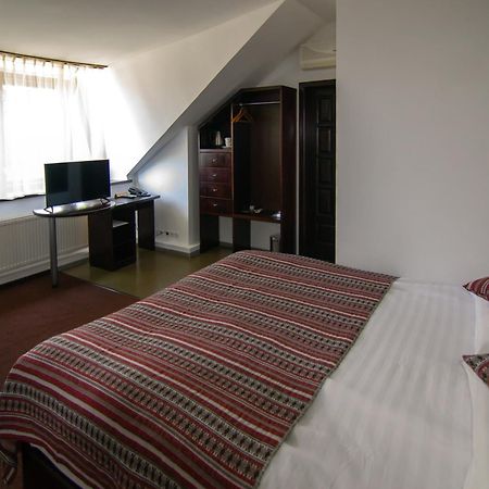 Knyazha Hora Hotel 카니브 객실 사진